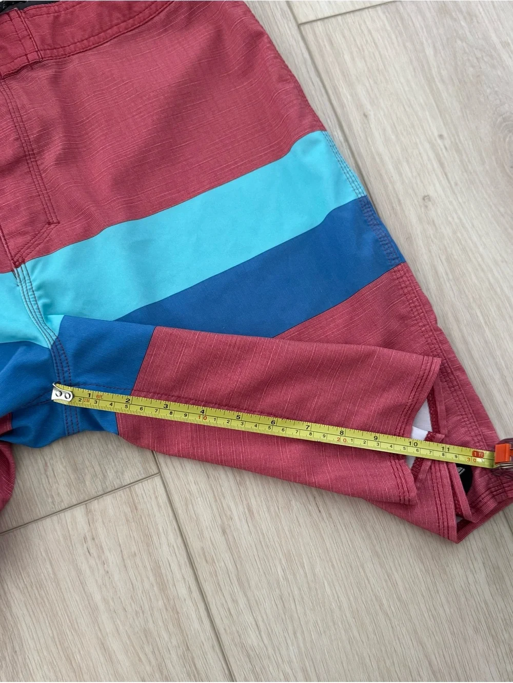 Quiksilver Mens size 31 red blue stripe board shorts surf swim trunks beach EUC